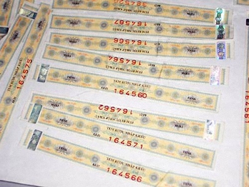 làm thế nào để phát hiện rượu ngoại nhập kém chất lương - tem chứng nhận của bộ công an