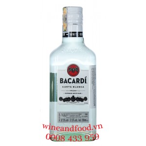 Rượu Rum Bacardi Carta Blanca Trắng 200ml