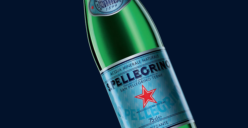 Nước suối khoáng San Pellegrino (S.Pellegrino) là một thương hiệu nước khoáng hạng sang