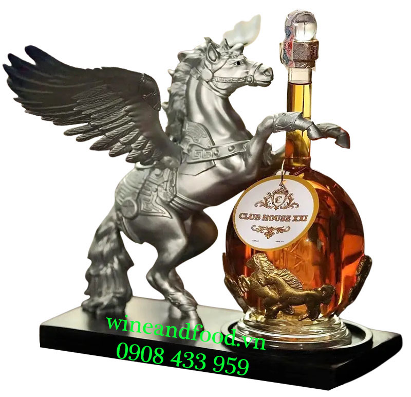 Rượu linh vật ngựa thần có cánh Club House XXI Pegasus 500ml phiên bản đơn, màu bạc